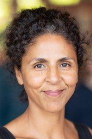 Kaltoum Boufangacha as Louisa Idrissi in Porte Bagage 2025