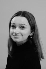 Marie-Lou Seince as Lola in AMER D'I 2026