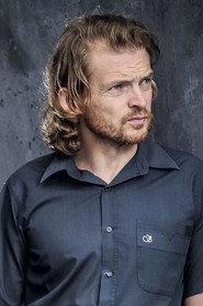 Angelo Jurkas as Alvin / Mali / Gedžo in Because of You 2016