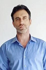 Juan Azar as Padre in Ropa Vieja 2024