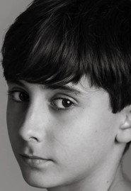 Jon Jauregui as Iván in Castigados 