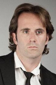Fede Alonso as Eric in Luces 2017