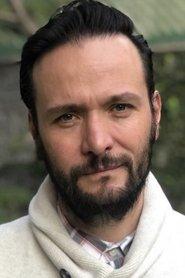 Rodrigo Cachero as Cesar in El secreto oculto 2003