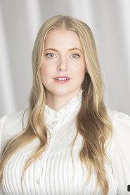 Stephanie Schneider as Clara in Peck 2024