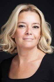 Lale Başar as Jale in Sen Sag Ben Selamet 2016