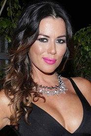 Karina Jelinek as Barbara in Locos sueltos en el zoo 2015