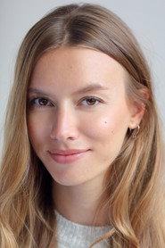 Sophie Jones as Rachel in Bone Breaker 2020