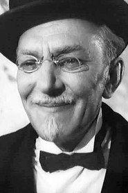 Georgiy Polinskiy as Lepyoshkin in Hello, Gnat! 1963