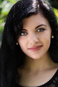 Atlanta Johnson as Abi in Carnivore: Werewolf of London 2017