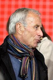 Josef Hickersberger as Self in Das Wunder von Wien 2008