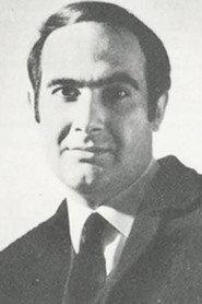 Rafael Denogias as doctor in A poor Onassis 1969