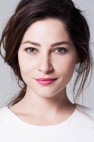 Berna Üçkaleler as Simge in Recep Ivedik 4 2014