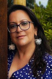 Luísa Clemente as Filha in Bonds That Time Does Not Break 2025