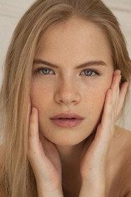 Isis Guillaume as Chloé in Tropic 2023