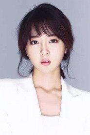Qin Mingyue as Guan Tingting in Song of Youth 2019
