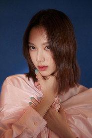 Sun Jialing as Lu Yiyi in Shanghai Fortress 2019