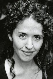Viss Elliot Safavi as Sarah in Baba Joon 2015