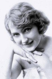 Doris Pawn as Gwen in What Happened To Rosa 1920