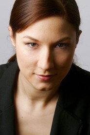 Romana Carén as Gloria in No Mother 2021