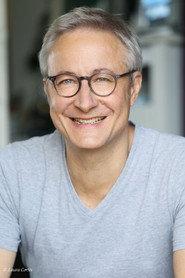 Alexandre Pesle as Philippe in Le Switch 2023