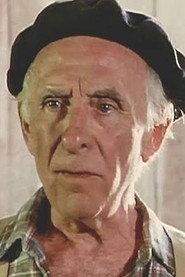 André Julien as Le Curé in Fou comme l'oiseau 1983
