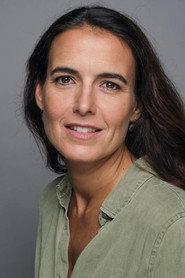 Carlota Crespo as Isabel in A Family Stain 2025