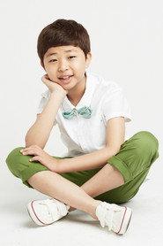 Cho Hyeon-do as Kim Deok-jin in MAL·MO·E: The Secret Mission 2019