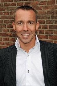 Michael van Hoorne as Stiefbroer in Assepoester de musical 2014