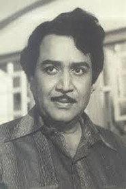 Kalyan Kumar as Murali in Nenjil Oor Aalayam 1962