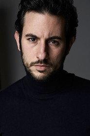 Héctor González as Oliver in Rosalinda 2020