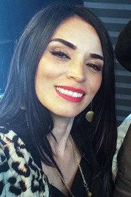 Zayra Manzo as Rebeca in Como dos gotas de agua 2020