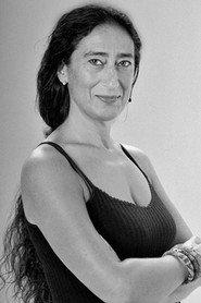 Maria Grazia Mandruzzato as Elsa in Queen Bee 2019