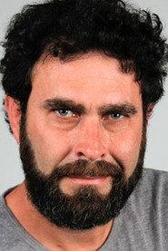 Pep Linares as Gómez in Pedra per Cor 2025