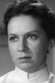 Lyudmila Kolpakova as Natasha in Old Walls 1973