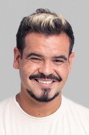 Cézar Maracujá as Influencer Cesinha Goiaba in Dois é Demais em Orlando 2024
