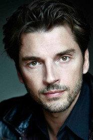 Anthony Debaeck as Jean-Luc in Clash of the Santas 2008