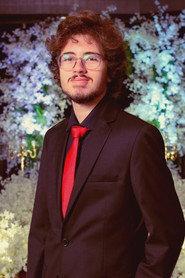 Pedro Tomaz as Flávio in Out of Time 2022