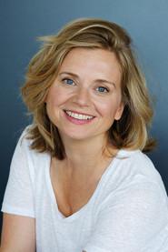 Nina Weniger as Sophie in Passing Summer 2001