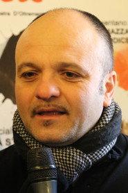 Peppe Iodice as poliziotto in Ciao rakas! 2025
