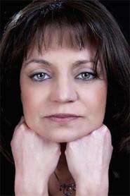 Serena Barone as Adult Lia in The Macaluso Sisters 2020