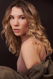 Avery Dixon as Gracie in Still Ohio 2026