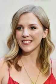 Beattie Edmondson as Izzy in Masters of Love 2019