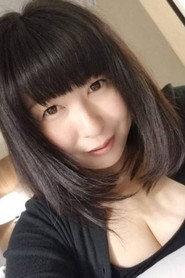 Yukari Orihara as Hamaguchi Rie in Boin no o-yado: Jukujo dai enkai! 2016