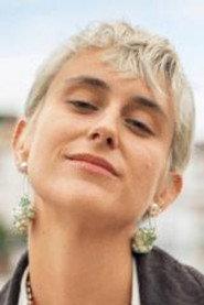María Lázaro as Julia in 21 Positions 2023
