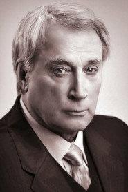 Valeri Yurchenko as Stepan Novoselov in Sorcerer Island 1965