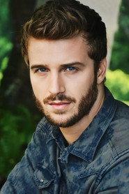 Miguel Thiré as Luís Bernardo adulto in The Inventor of Dreams 2013