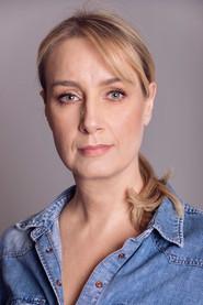 Małgorzata Lipmann as girl in Wyspa R.O. 2001