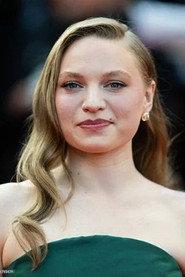 Mia Threapleton as Sister Liesl in The Phoenician Scheme 2025