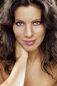 Fatima Edell as Sekreterare in Chess 2003