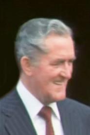 Pat Ryan as Roberts, Plainclothesman in Escape from Broadmoor 1948